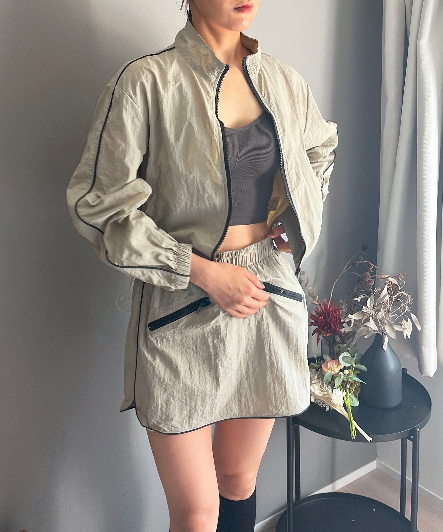 ジュエローブ Jewelobe バイカラーパイピングナイロンタッチブルゾン&ミニスカパンセットアップ