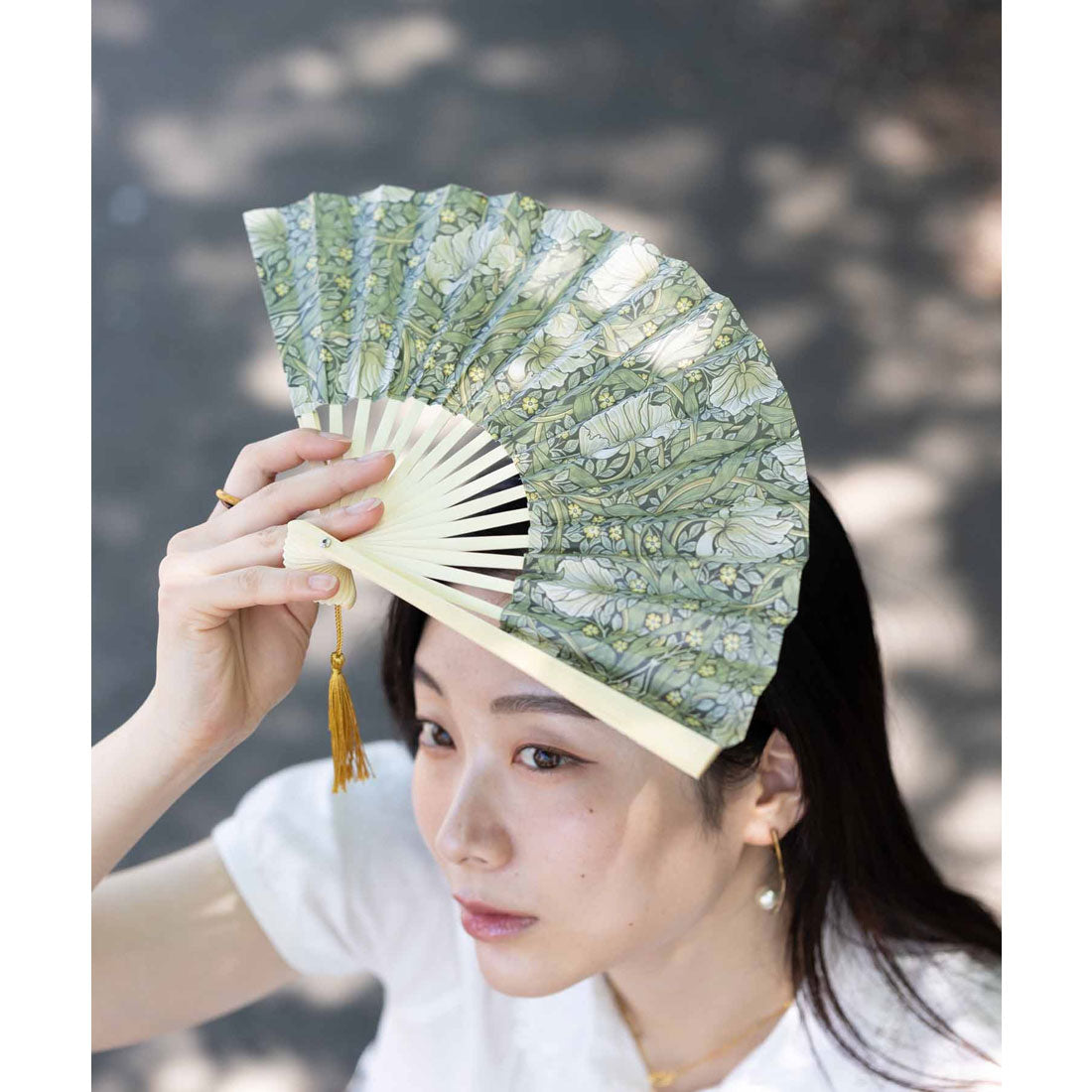ジュビリー Jubilee ウィリアムモリス柄 木製 洋柄 紙扇子 タッセル付 (その他5) その他5