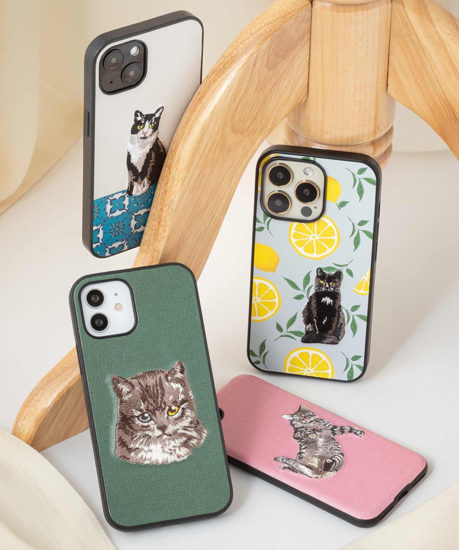 ジュビリー Jubilee 立体刺繍スマホケース iPhone PUレザー【6/7/SE/12/12pro/13/13pro 対応】