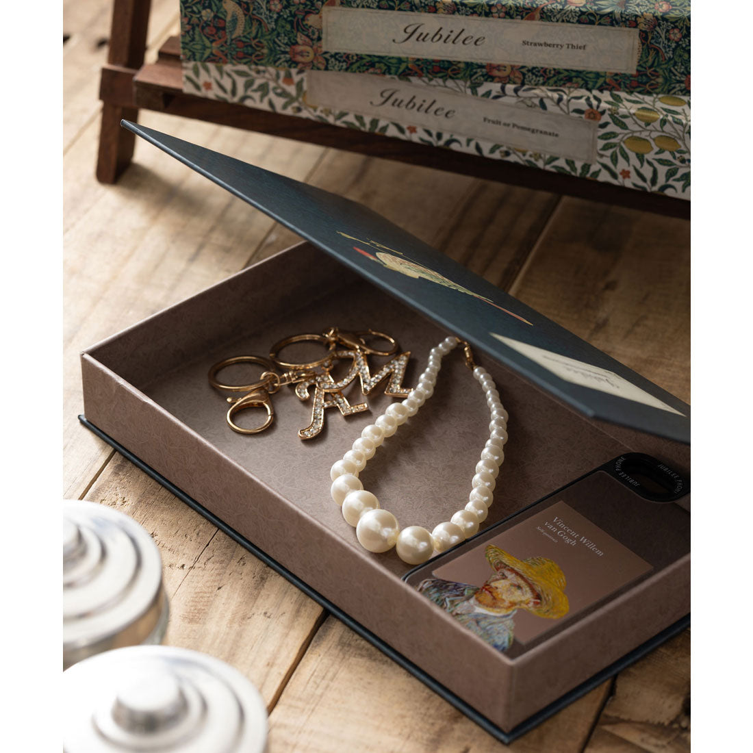 ジュビリー Jubilee 本型小物入れ ウィリアムモリス柄 Jubilee ブックケース