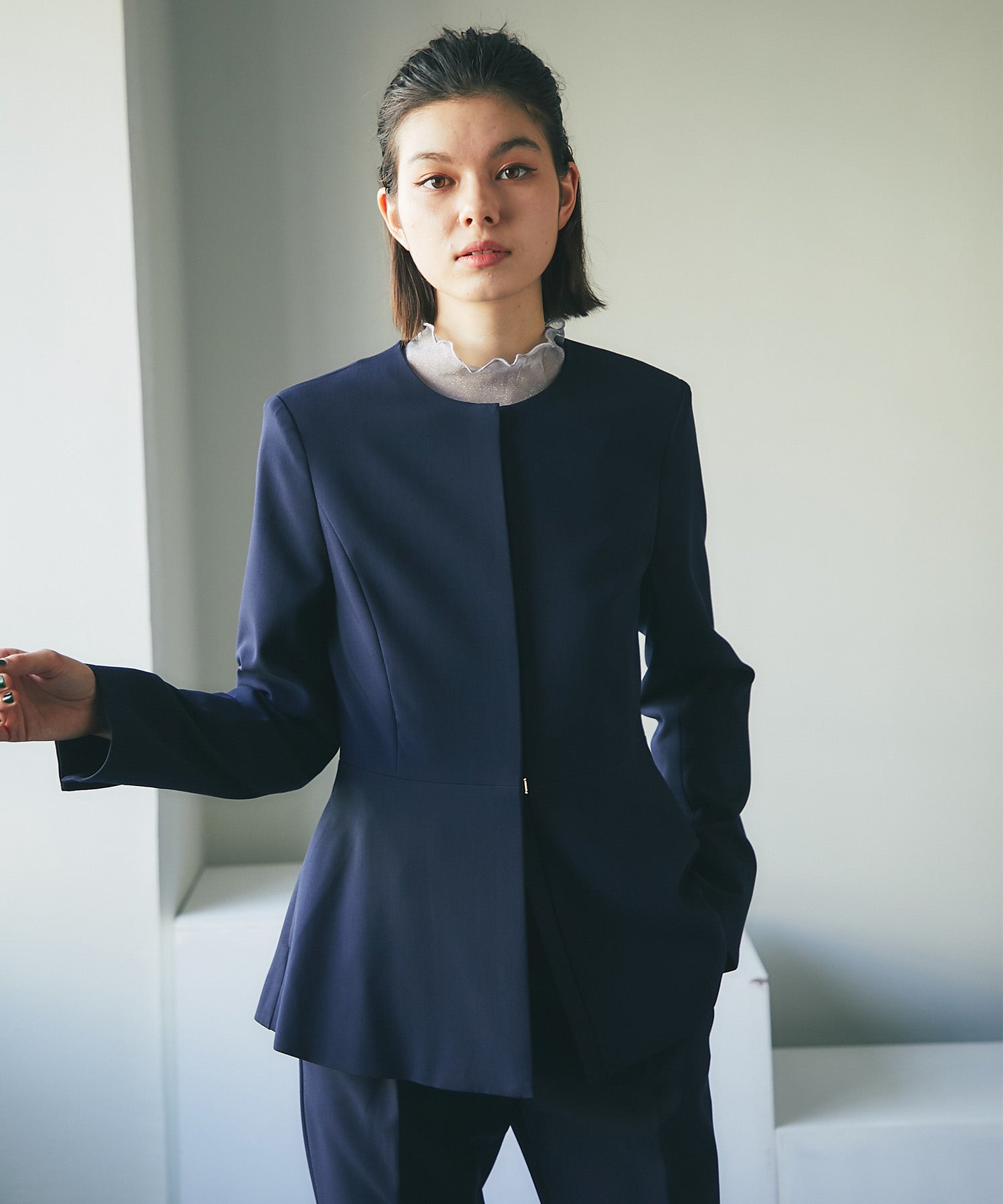 スマイルオーキッド SMILE ORCHID ノーカラーペプラムジャケット&スラックスパンツセットアップスーツ (ネイビー系1) ネイビー系1