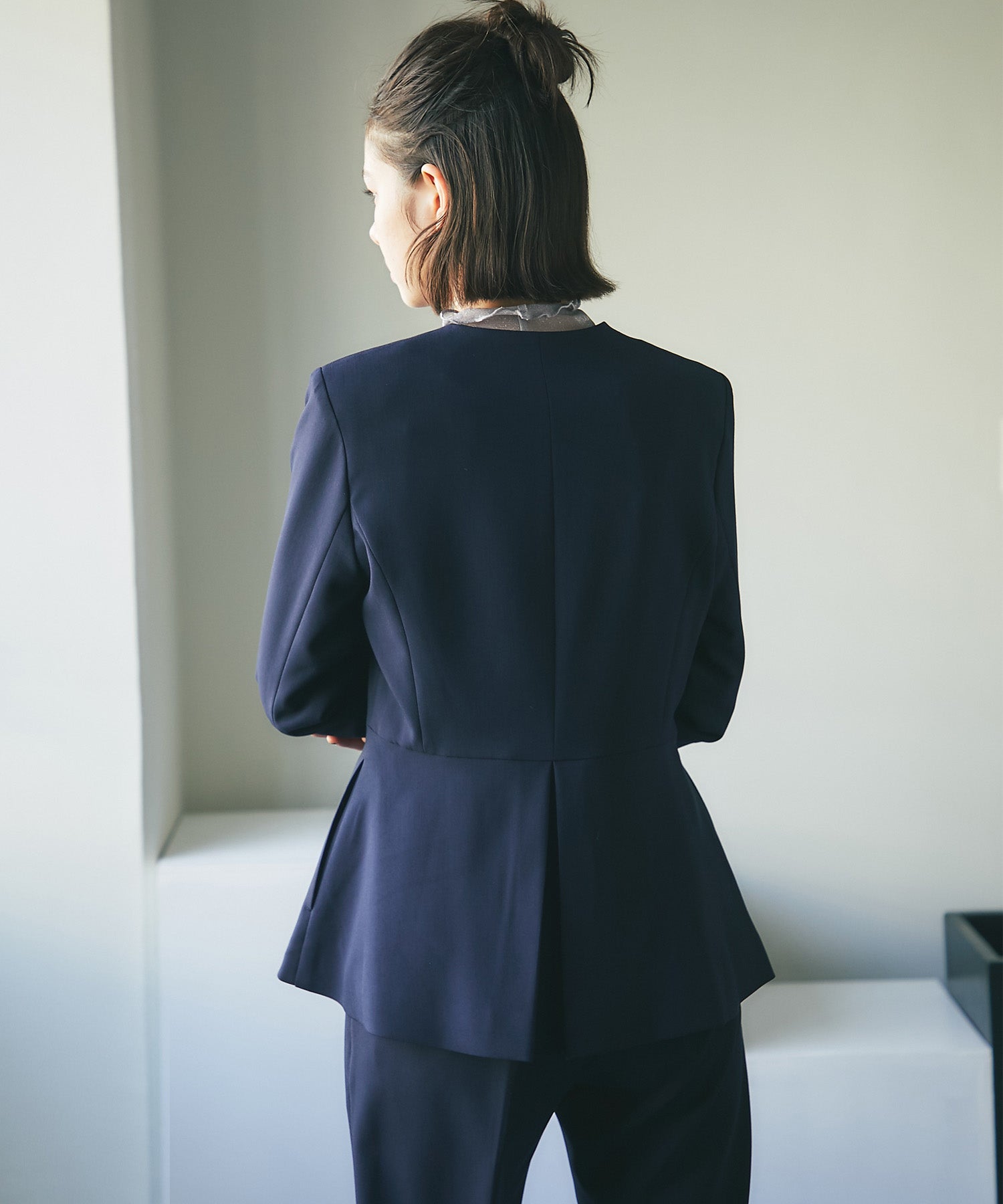 スマイルオーキッド SMILE ORCHID ノーカラーペプラムジャケット&スラックスパンツセットアップスーツ (ネイビー系1) ネイビー系1