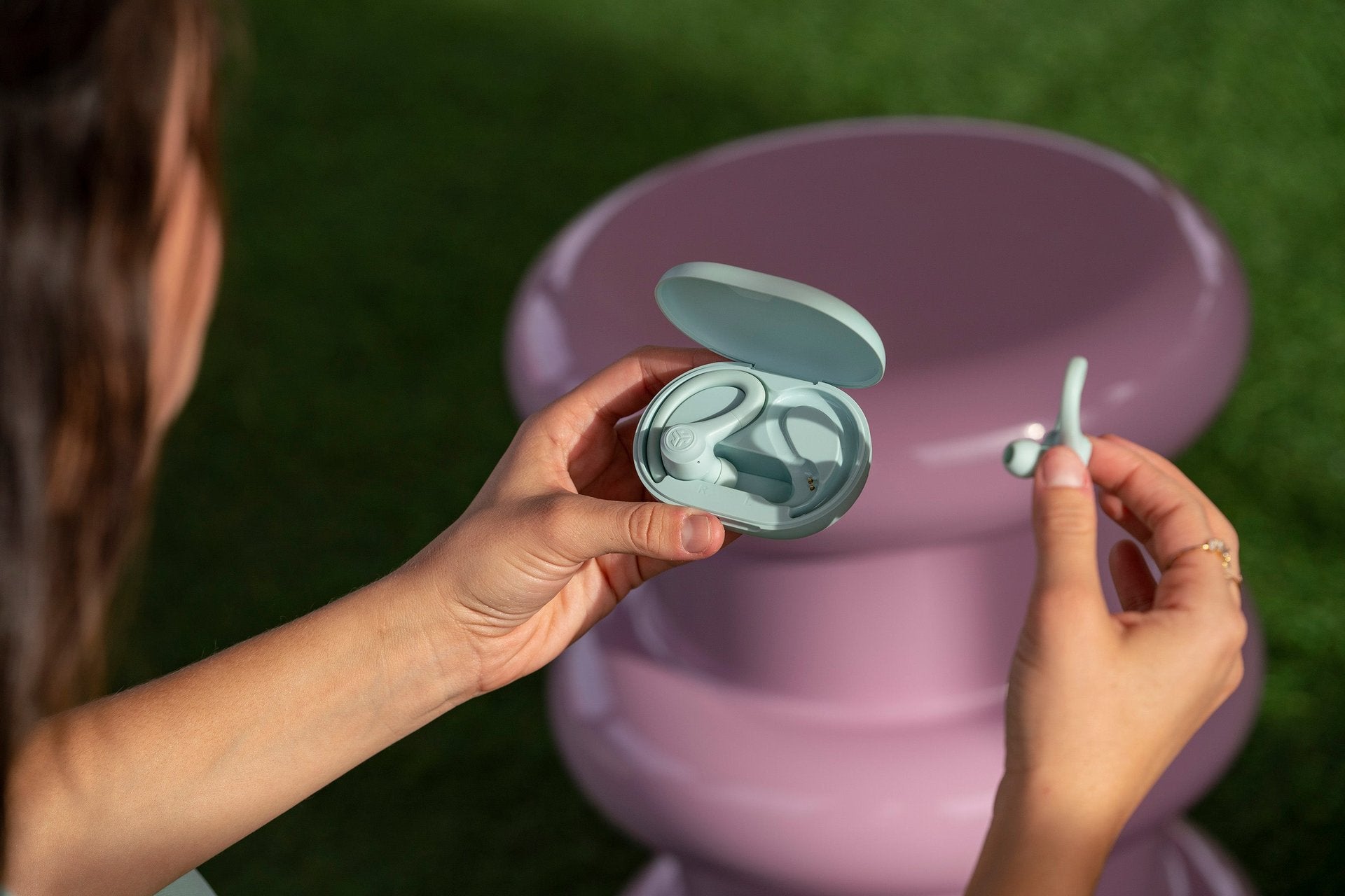 ジェイラブ JLab Go Sport+ ランニング イヤホン スポーツ 耳掛け 防水 ワイヤレスイヤホン Bluetooth 最大35時間再生 外部音取り込み【返品不可商品】 (Light Blue) Light Blue