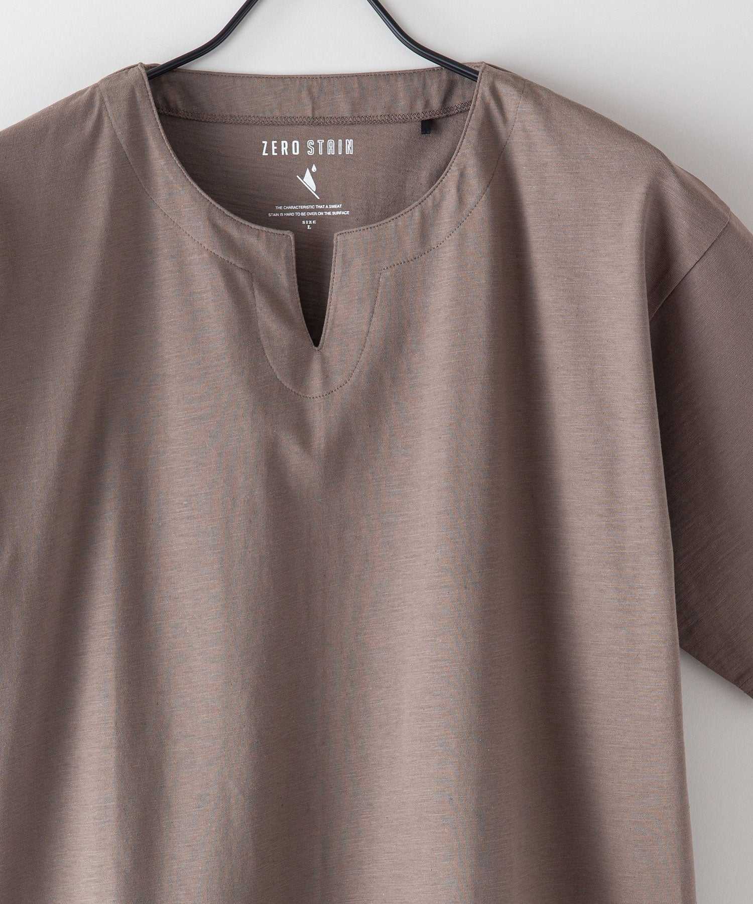 ジーンズメイト JEANS MATE 【ZEROSTAIN】着るだけで 汗染み対策 スラブ生地 キーネックT (ブラウン) ブラウン
