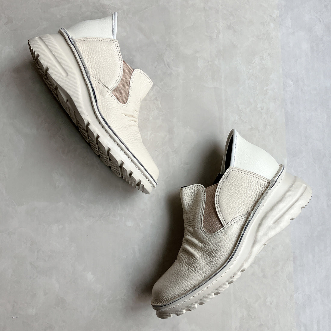 ジェイエス ハートレーベル JS Heartlavel スグ履ける!軽量レザーシャーリング サイドゴアスリッポンシューズ (アイボリー) アイボリー