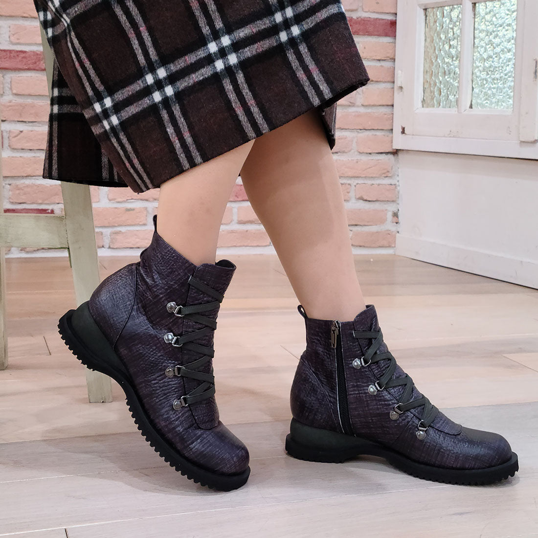 JS Heartlavel Adult Leather Lace-up Ankle Boots