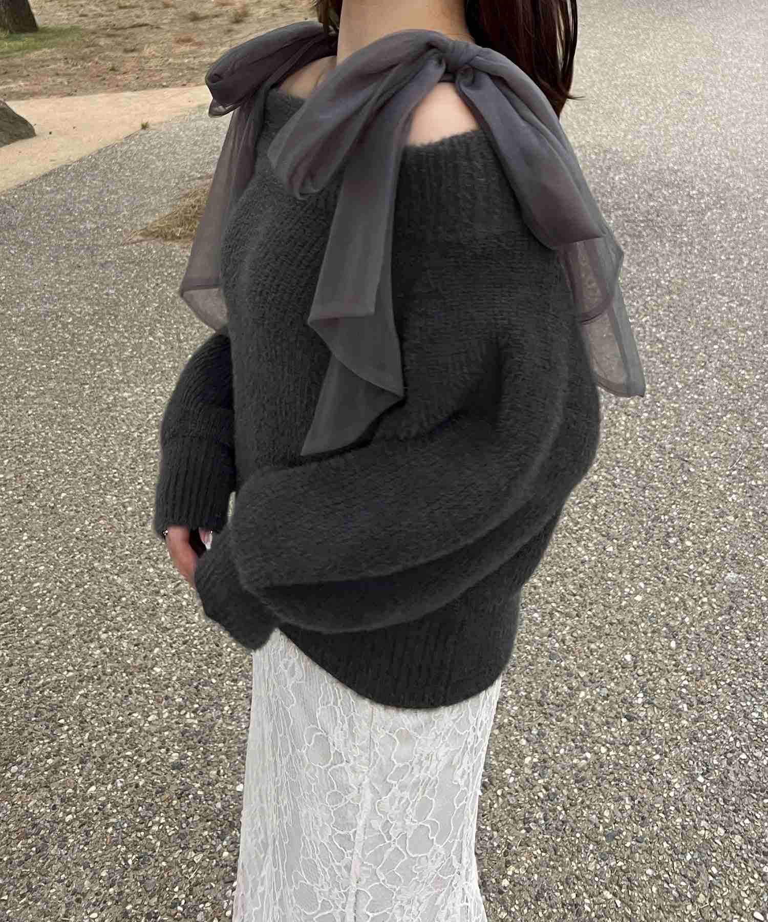 ジュノア JUNOAH チュールリボンオフショルシャギーニット