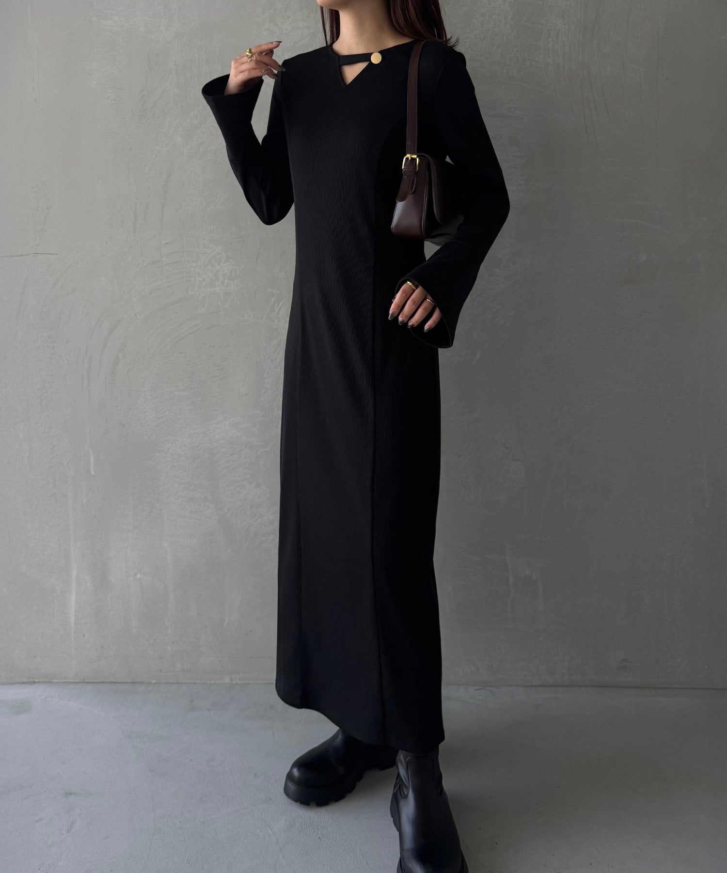 ジュノア JUNOAH フレアスリーブIラインリブワンピース (ブラック) ブラック