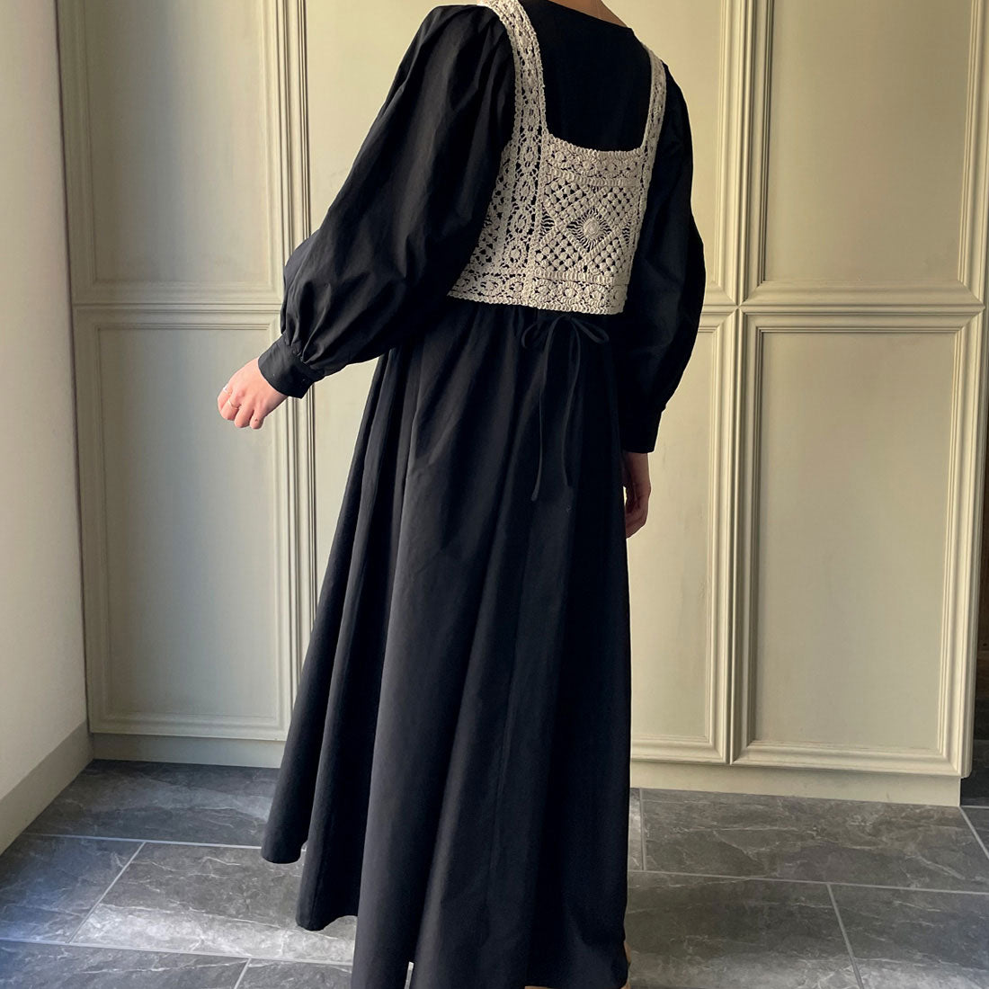 ジュノア JUNOAH ビスチェ付きボリュームスリーブマキシ丈ワンピース