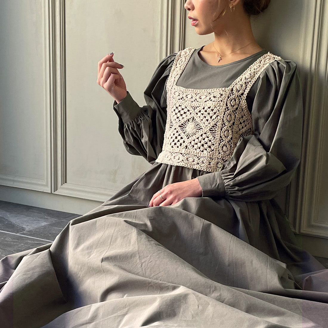 ジュノア JUNOAH ビスチェ付きボリュームスリーブマキシ丈ワンピース,チャコール