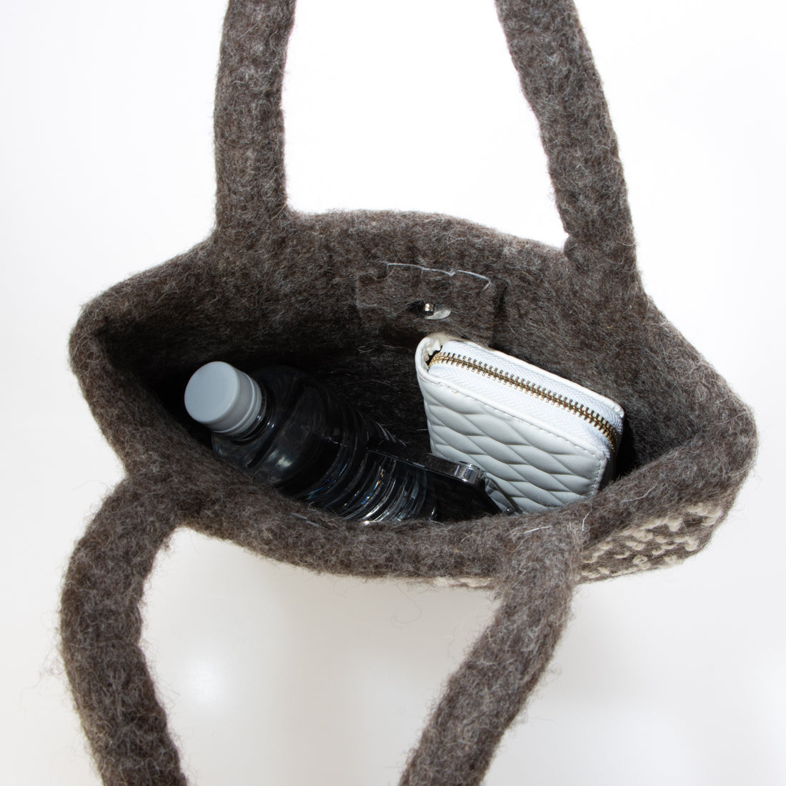 カンカン KANKAN 三角點刺繡毛氈包