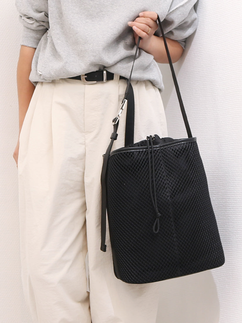 カカトゥ kakatoo メッシュバゲットショルダーバッグ (BK) BK