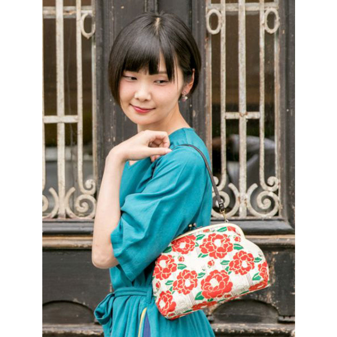 Kayaページ Kaya】Striped Camellia Frame Handbag Ecru Biege