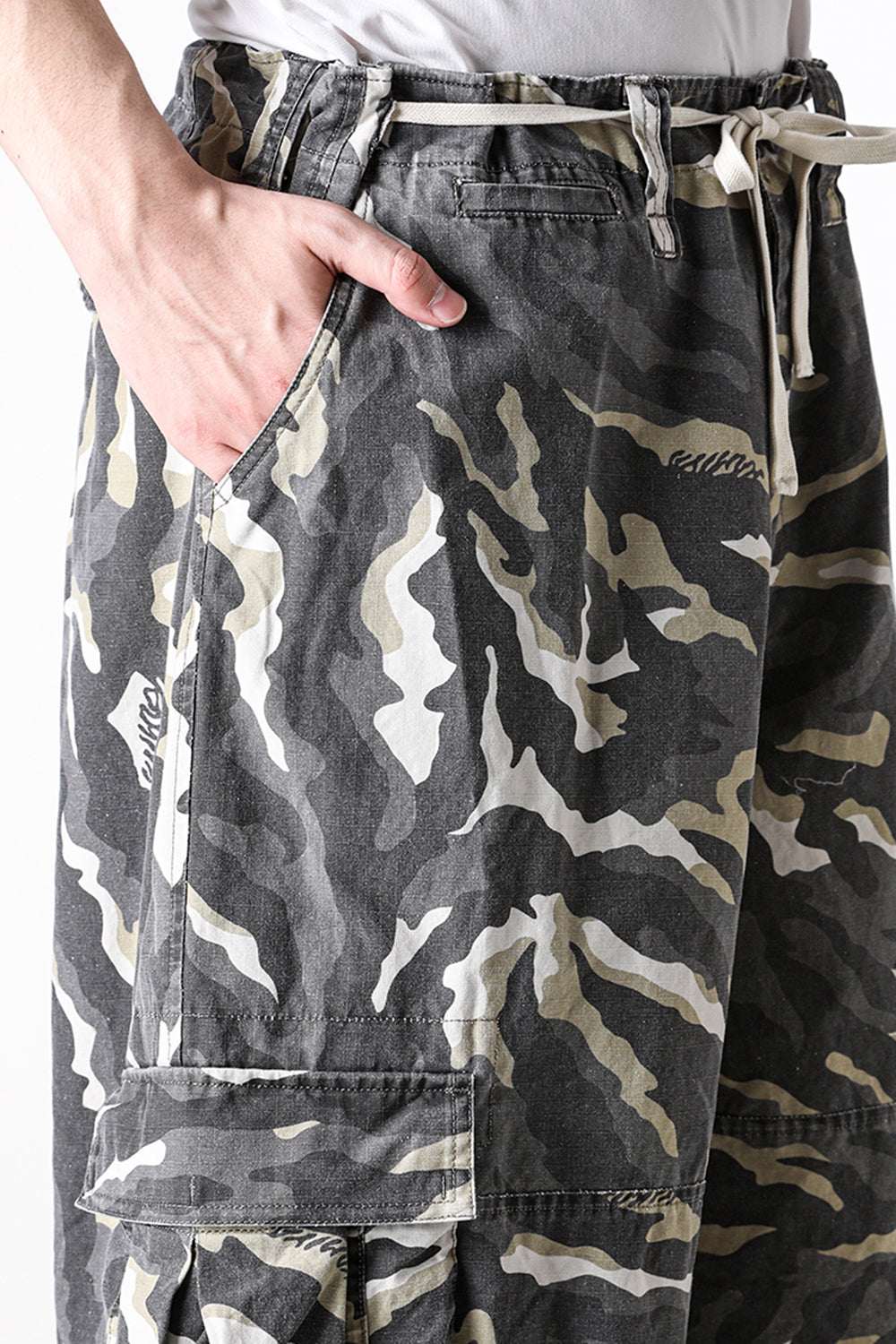 カミヤ KAMIYA Camouflage Wash Cargo Bermuda Pants (BEIGE) BEIGE