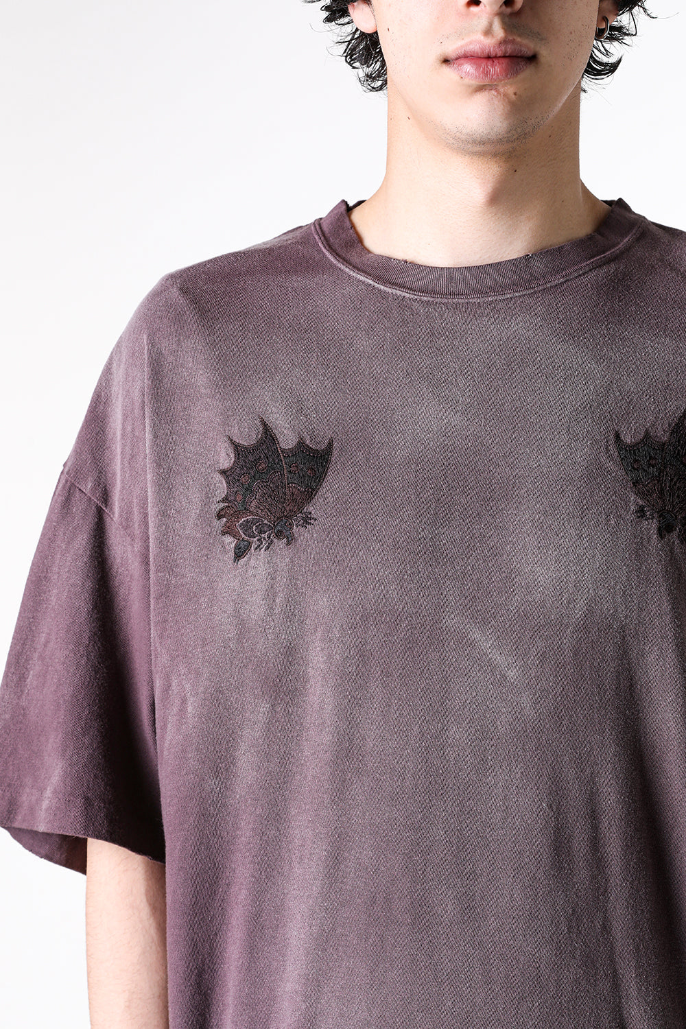 カミヤ KAMIYA “AGEHA” Embroidery Distressed Tee (BROWN) BROWN