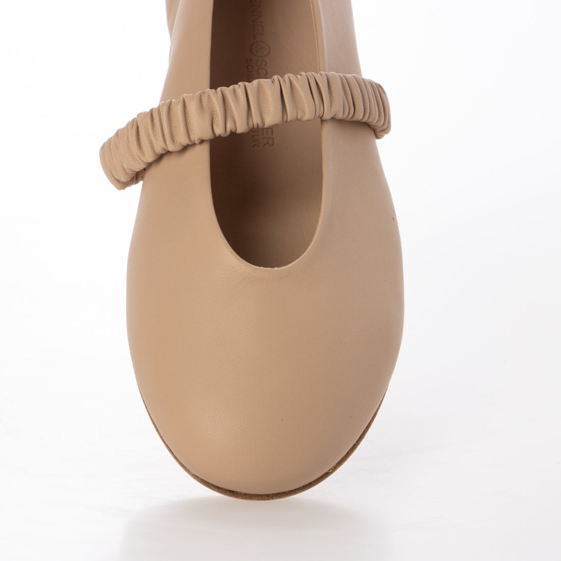 ケンネルアンドシュメンガー KENNEL&SCHMENGER ストラップフラットパンプス (nude) nude