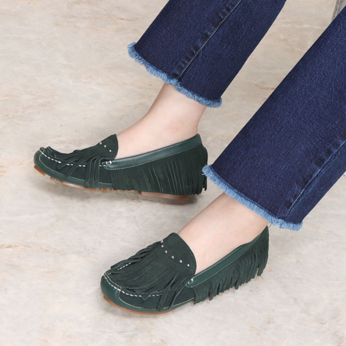 キスコ KISCO 【本革】タッセルデザインスタッズ飾りインヒールシューズ (ブラック) ブラック