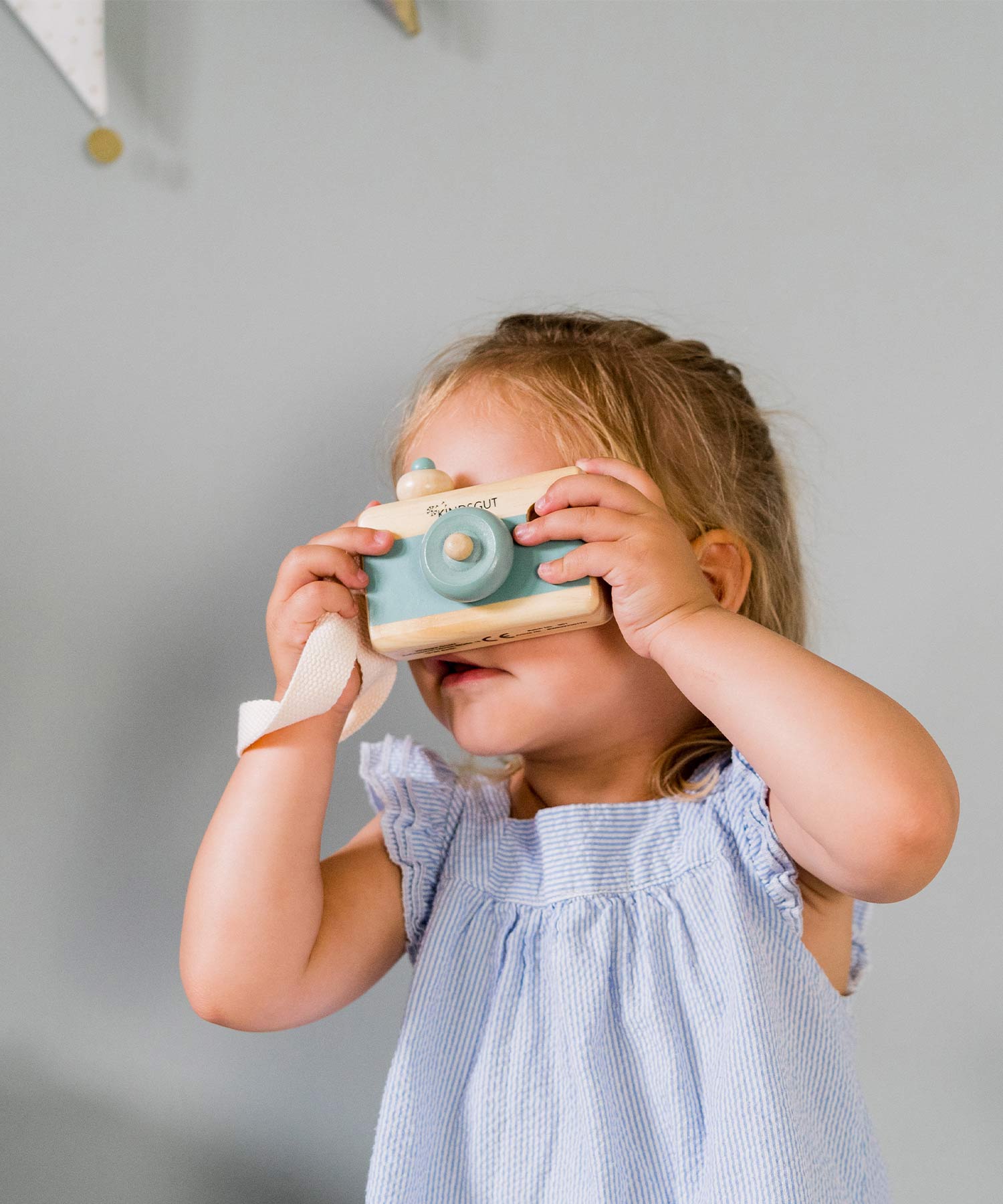 キンズグート KINDSGUT 正規販売代理店 キンズグート KINDSGUT Holzkamera ホルツカメラ WOODEN CAMERA 木のカメラ おもちゃ 玩具 ベビー キッズ (aquamarine/アクアマリン) aquamarine/アクアマリン
