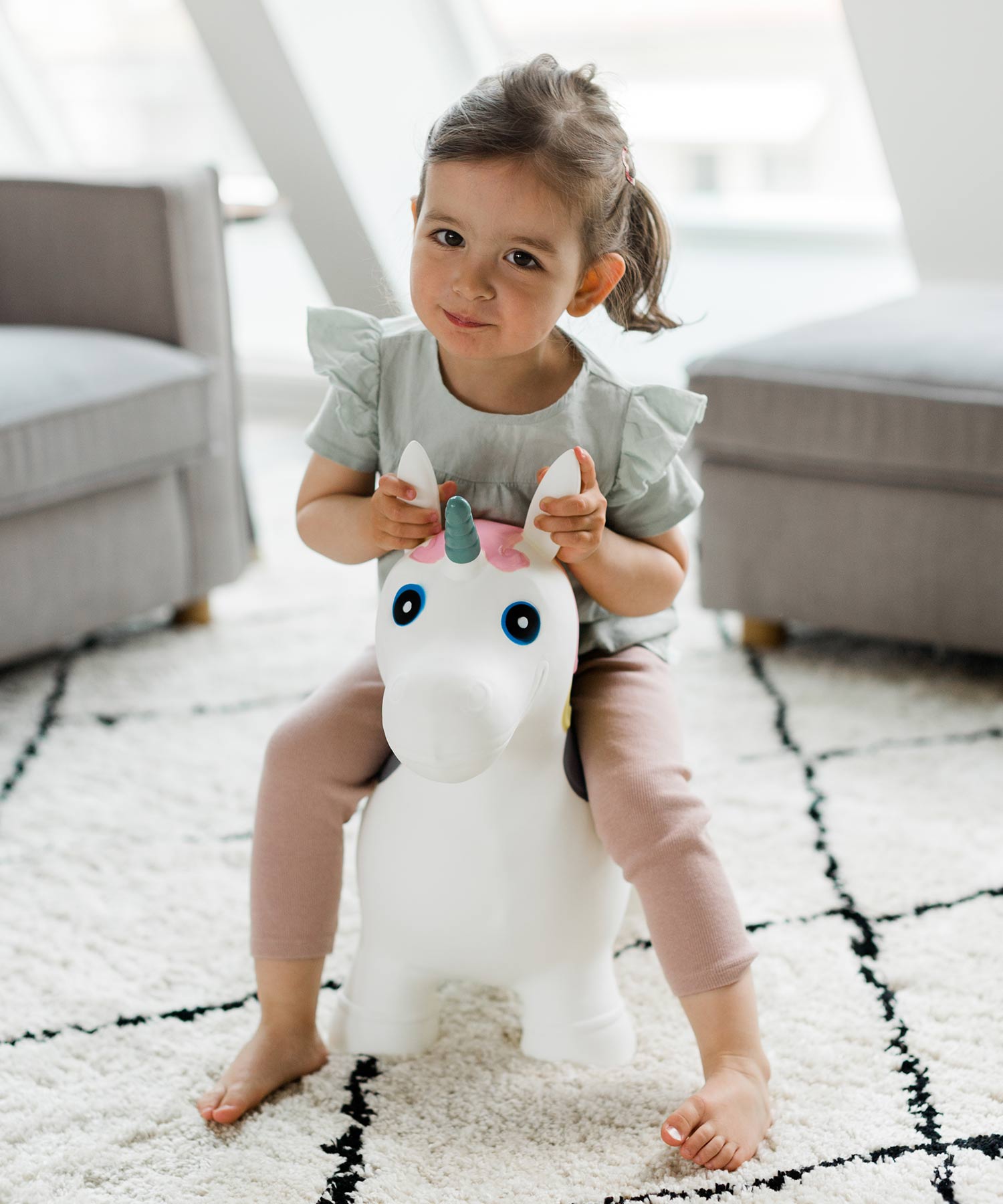 キンズグート KINDSGUT 日本初上陸 正規販売代理店 キンズグート KINDSGUT ホッピングアニマル Hupftier ヒュープフティア おもちゃ (ユニコーン) ユニコーン