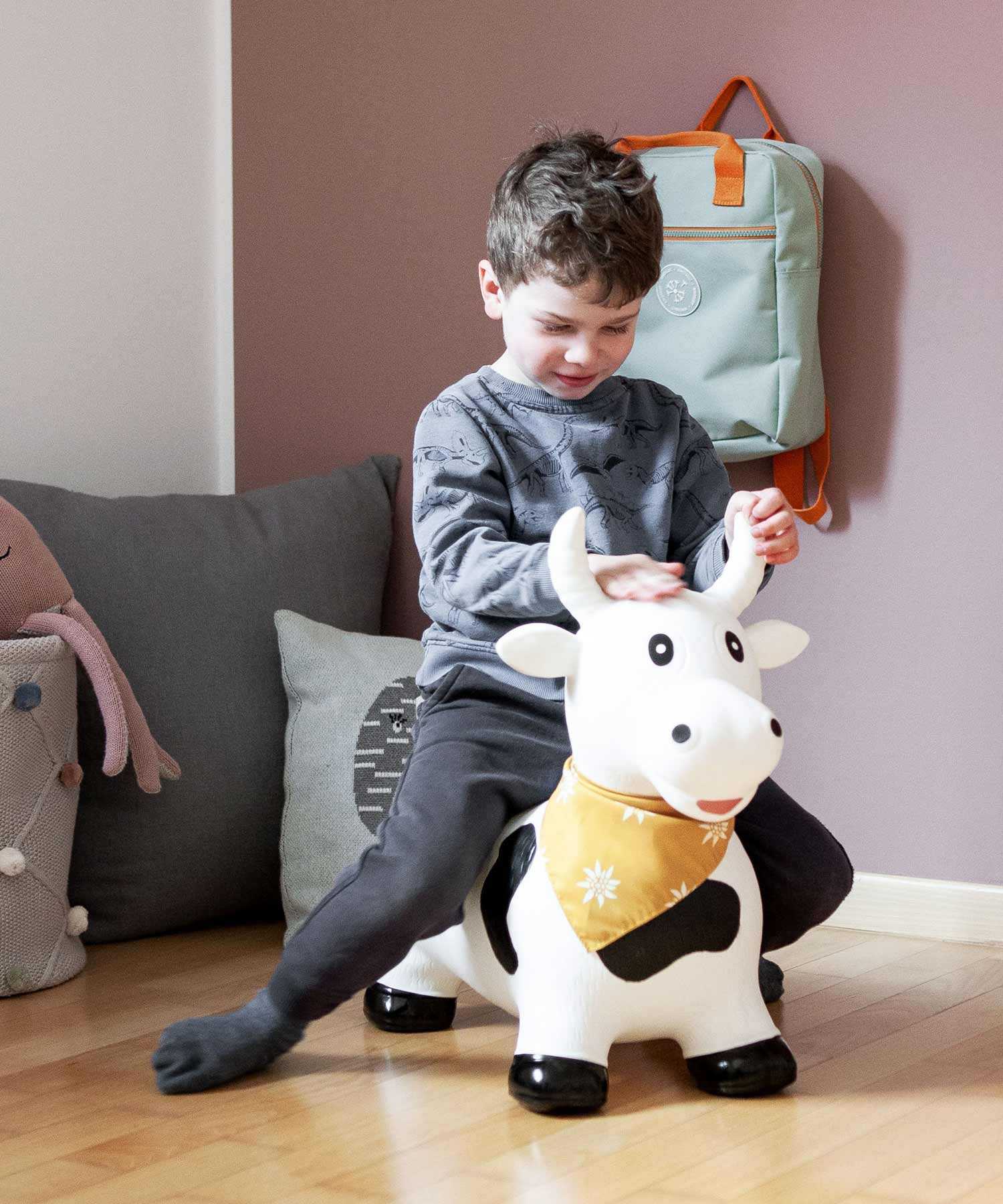 キンズグート KINDSGUT 日本初上陸 正規販売代理店 キンズグート KINDSGUT ホッピングアニマル Hupftier ヒュープフティア おもちゃ (ウシ) ウシ