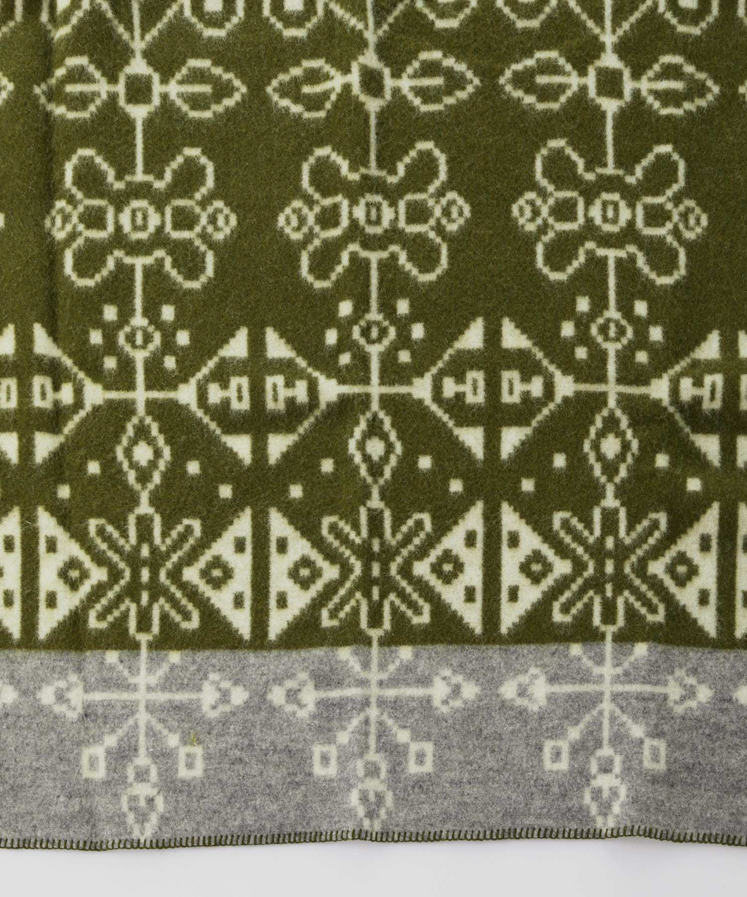 クリッパン KLIPPAN ブランケット 2281 TRADITION スローケット ひざ掛け ウール 130×180 THROWS 毛布