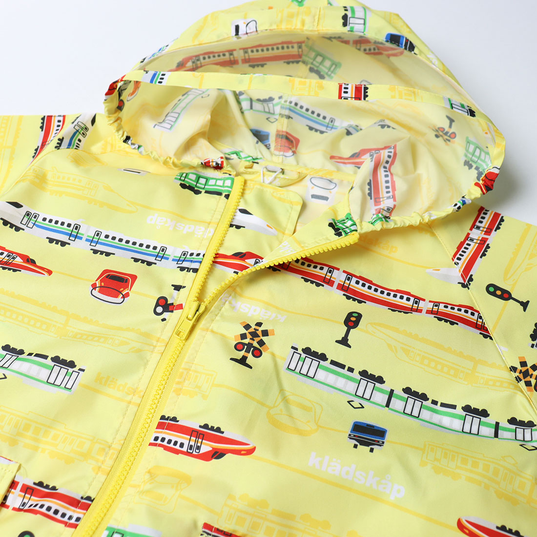 クレードスコープ kladskap 総柄レインコート