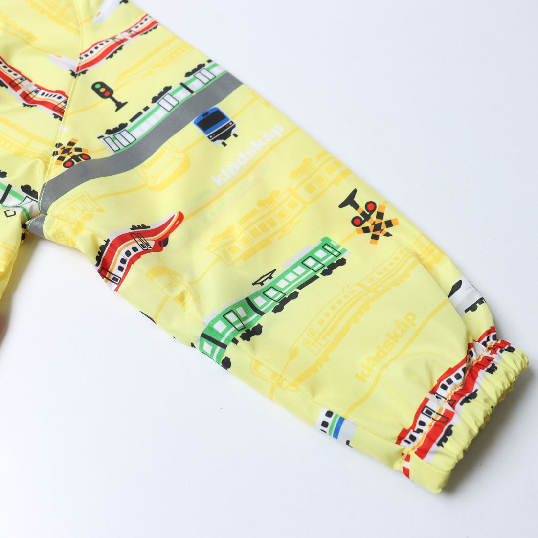 クレードスコープ kladskap 総柄レインコート