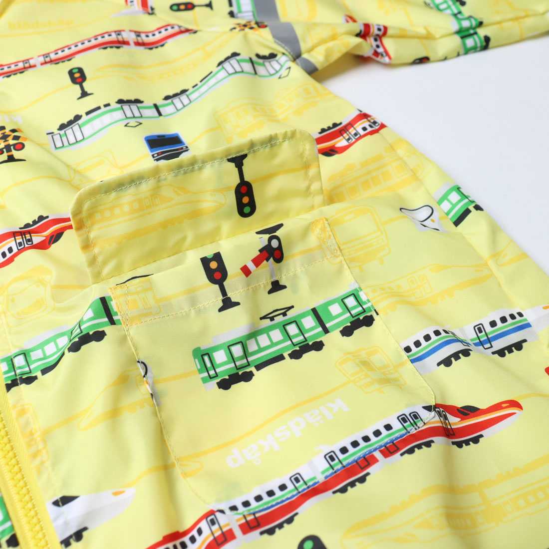 クレードスコープ kladskap 総柄レインコート