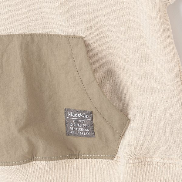 クレードスコープ kladskap 【人気商品再入荷】【直営店で取り扱い無し】恐竜刺しゅうポケットトレーナー (薄ベージュ) 薄ベージュ