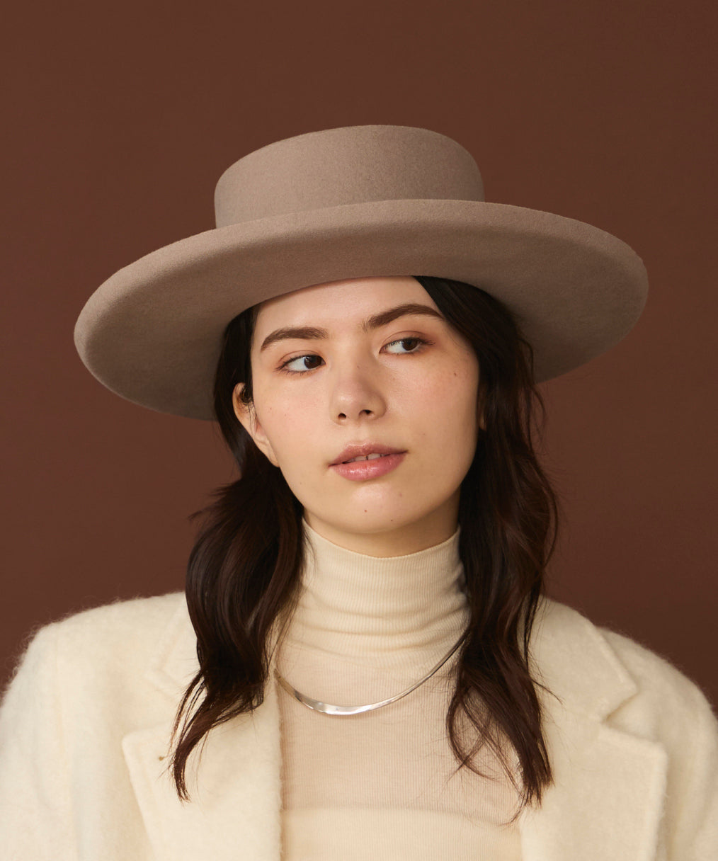 アース arth arth Long EdgeUp Porkpie (LT BEIGE (95)) LT BEIGE (95)