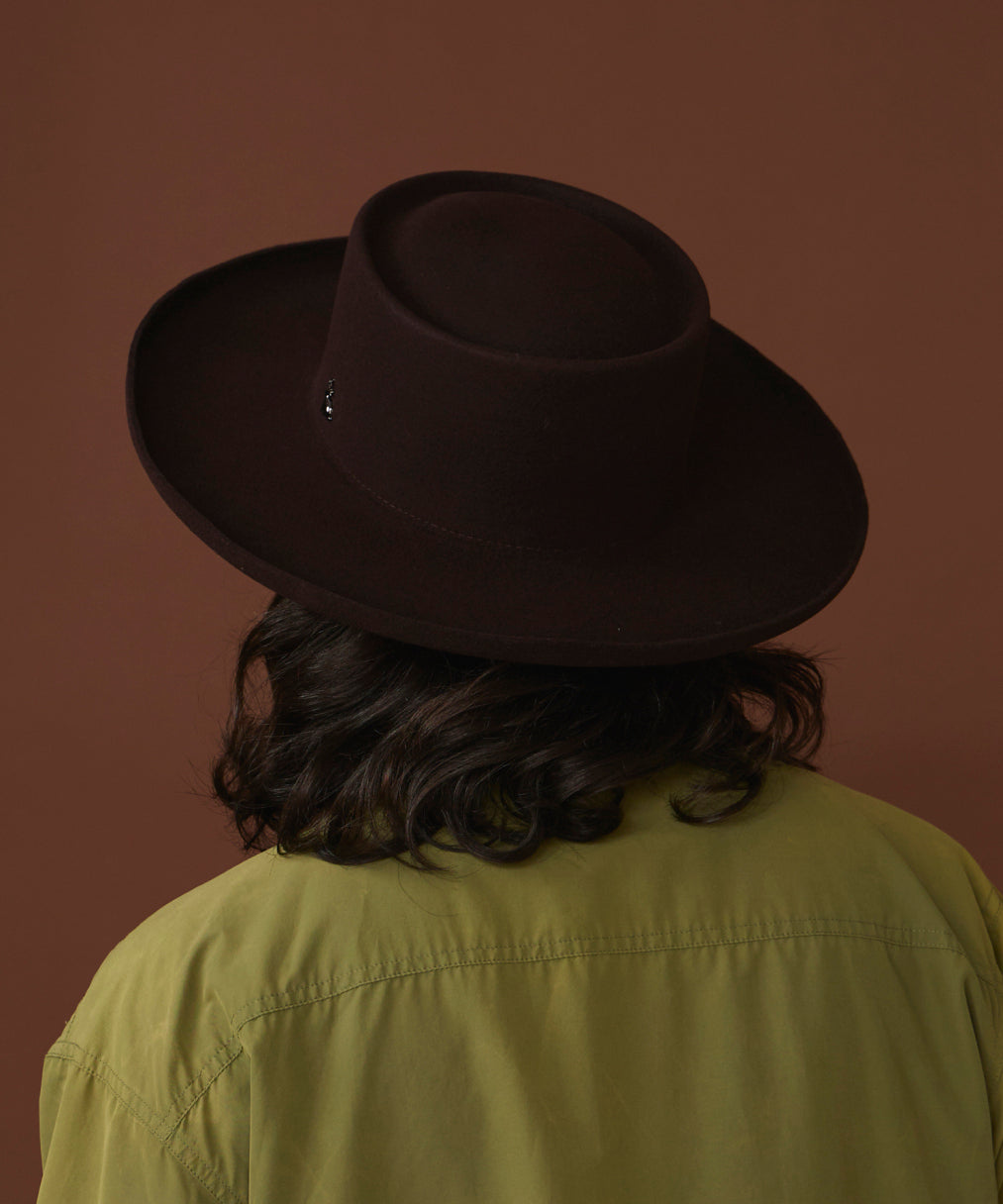 アース arth arth Long EdgeUp Porkpie (LT BEIGE (95)) LT BEIGE (95)