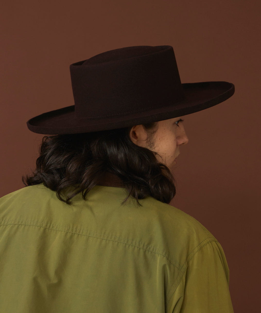 アース arth arth Long EdgeUp Porkpie (LT BEIGE (95)) LT BEIGE (95)