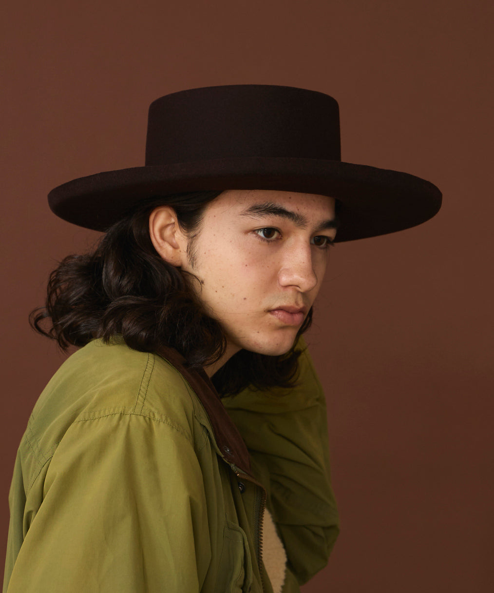 アース arth arth Long EdgeUp Porkpie (LT BEIGE (95)) LT BEIGE (95)