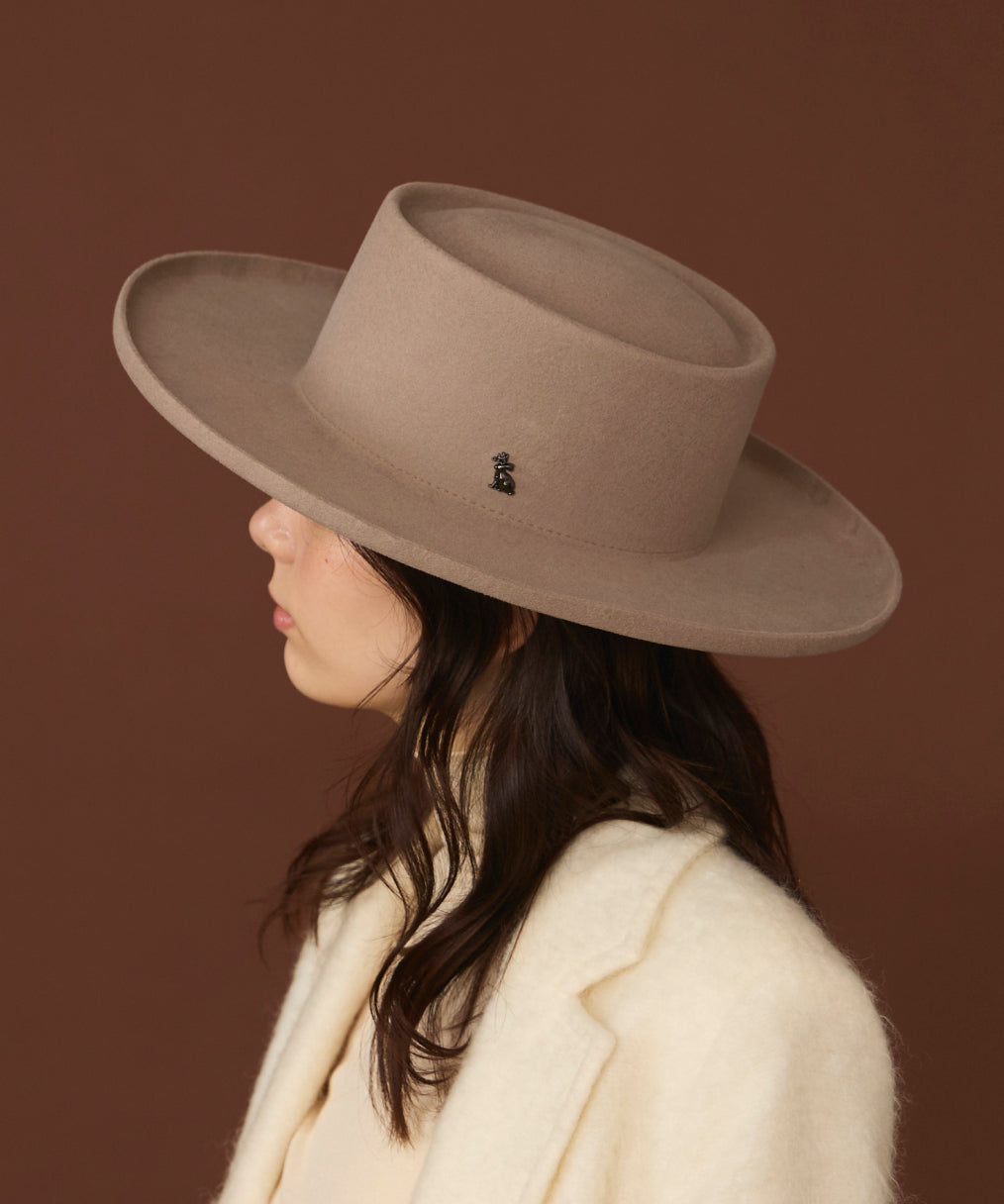 アース arth arth Long EdgeUp Porkpie (LT BEIGE (95)) LT BEIGE (95)