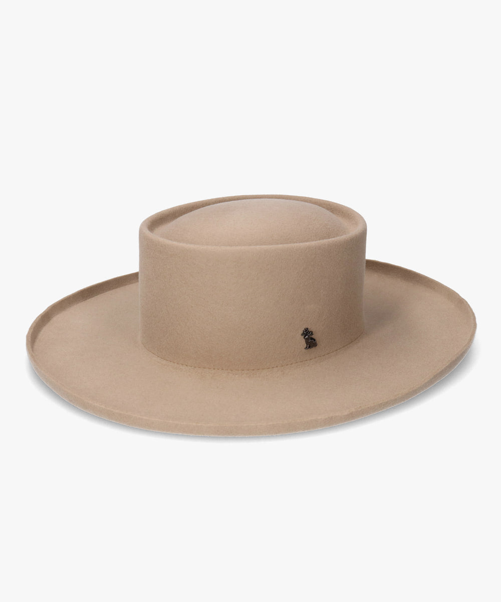 アース arth arth Long EdgeUp Porkpie (LT BEIGE (95)) LT BEIGE (95)