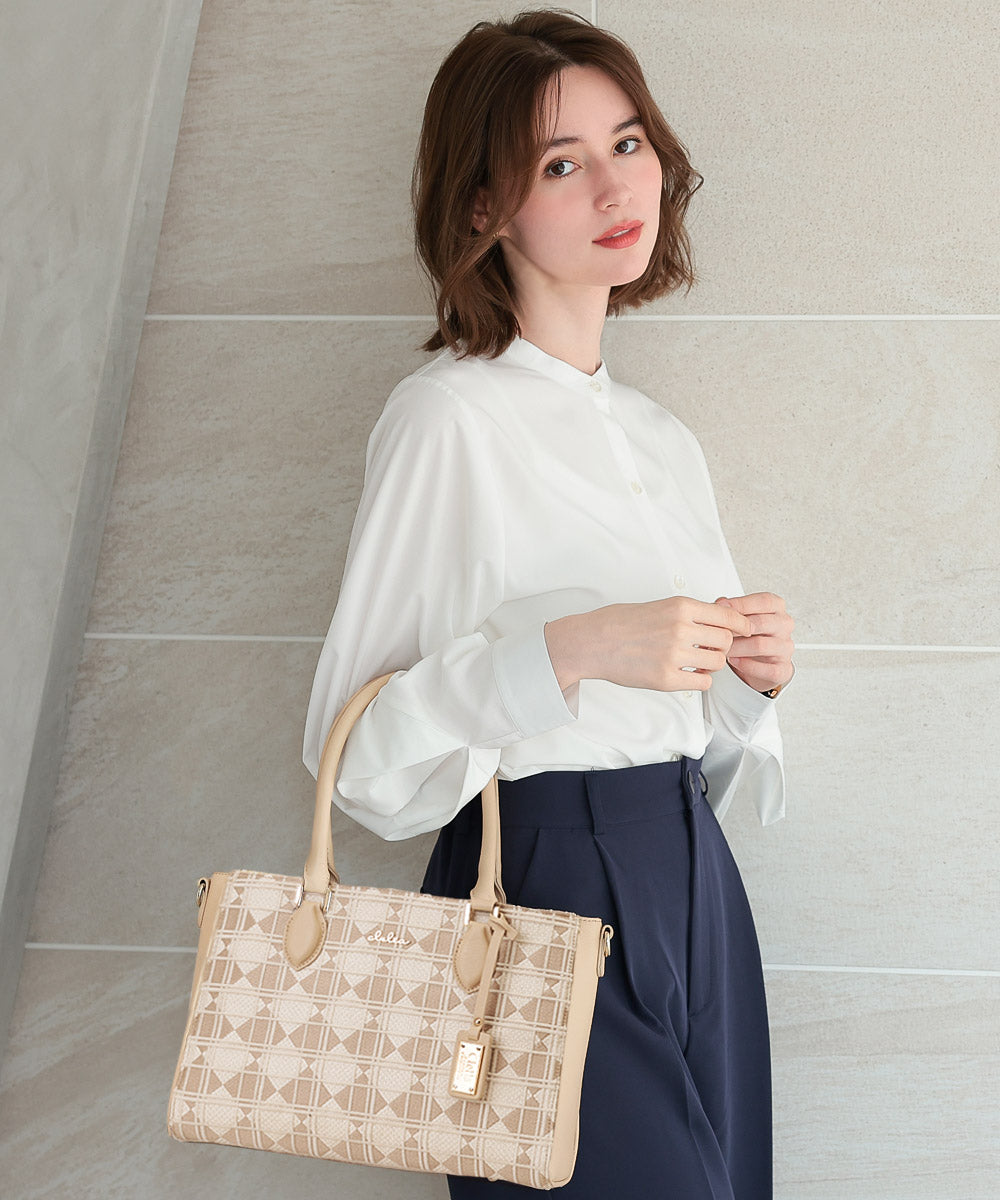 クレリア Clelia トートバッグ ショルダーバッグ 2WAY レディース 本革 レザー 肩掛け 斜め掛け シンプル 大人 かわいい Clelia クレリア クロレ CLー21002 (ラフィネ・ベージュ) ラフィネ・ベージュ