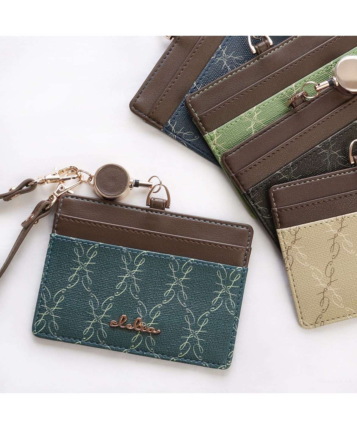 クレリア Clelia パスケース レディース リール付き 定期入れ IDカードホルダー薄型 ストラップ付 ブランド 人気 Clelia クレリア Belle ベェル CLー18031 (ミッドナイトブラック) ミッドナイトブラック