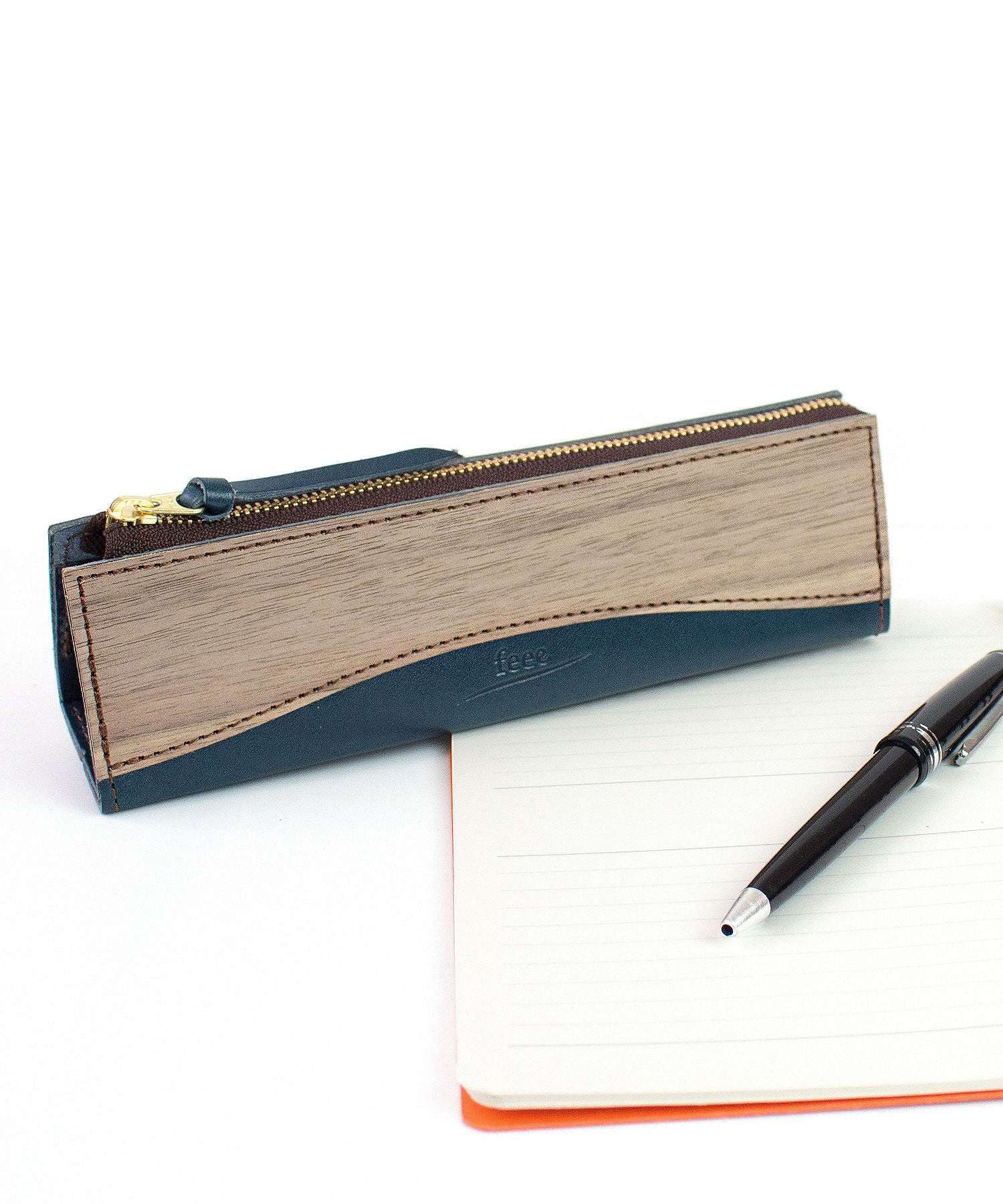 フィーfeee 筆袋男士女士栃木皮革木製板男性用天然木本革檜木胡桃木簡約牛皮日本製feee フィーFE-320