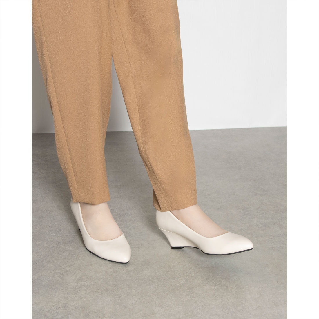 リバティードール LiBERTYDOLL ポインテッドトゥ5.5cmウエッジヒール美脚パンプス/5451