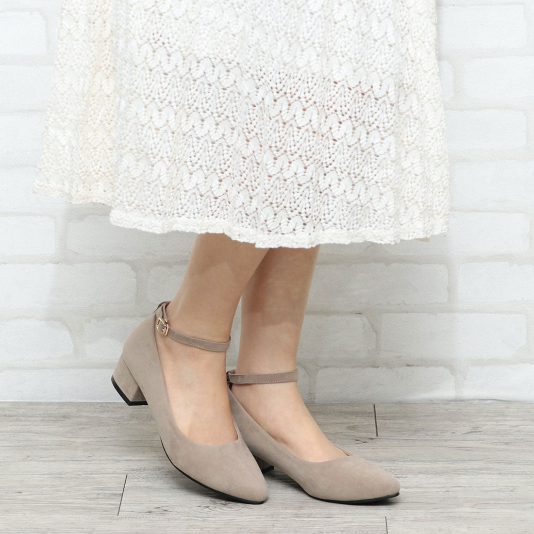 リバティードール LiBERTYDOLL シルエットと履き心地を追求したチャンキーヒールストラップ美脚パンプス/5511