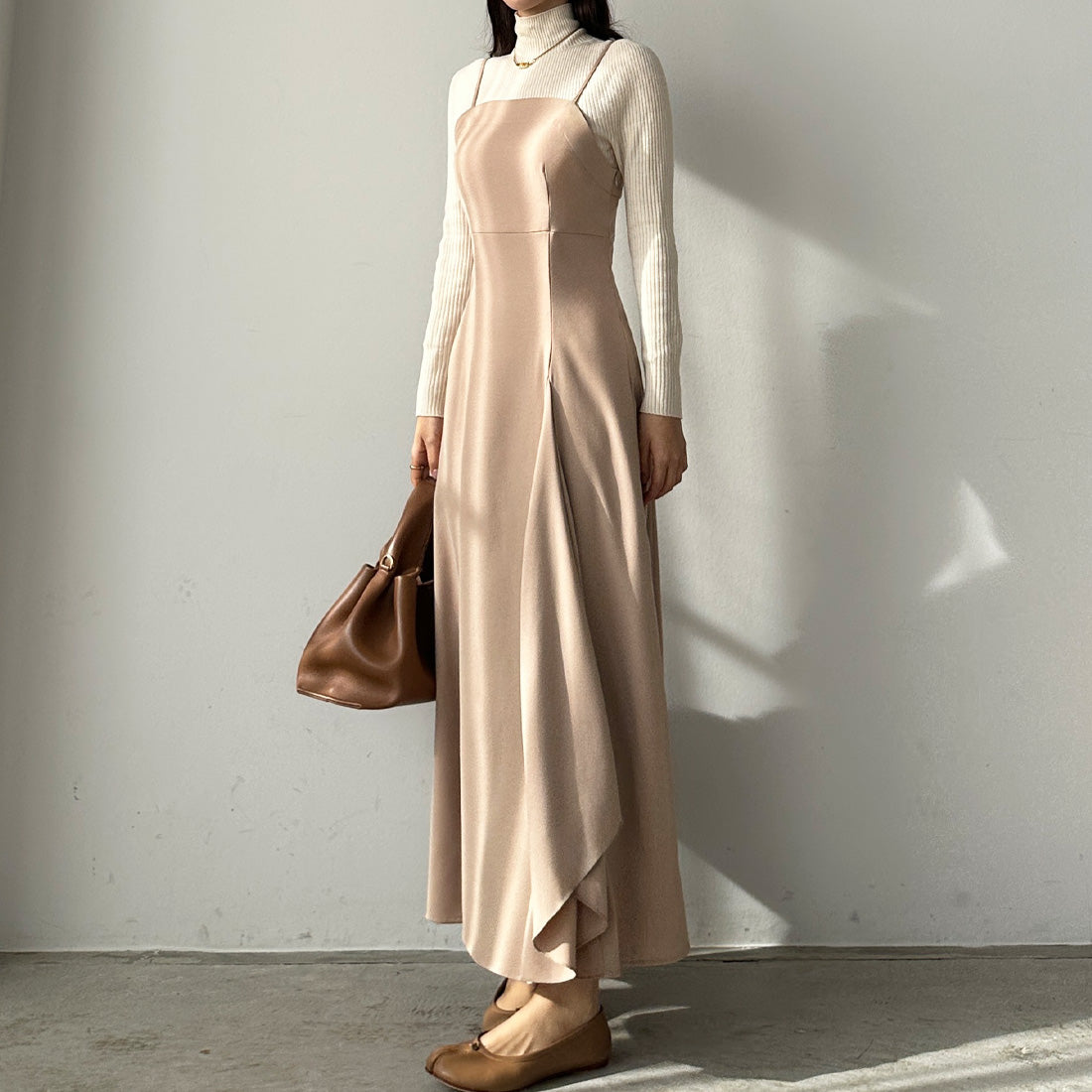 ルエレ Louere フレアラッフルキャミワンピース,ベージュ