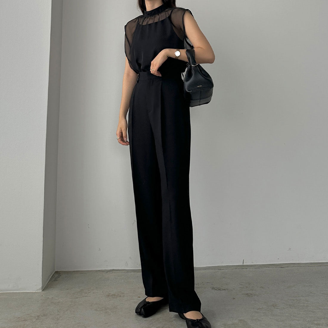 Louere One-tuck basic slacks