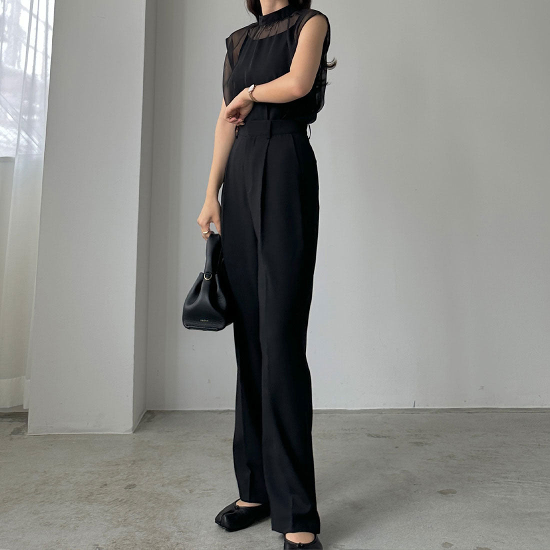 Louere One-tuck basic slacks