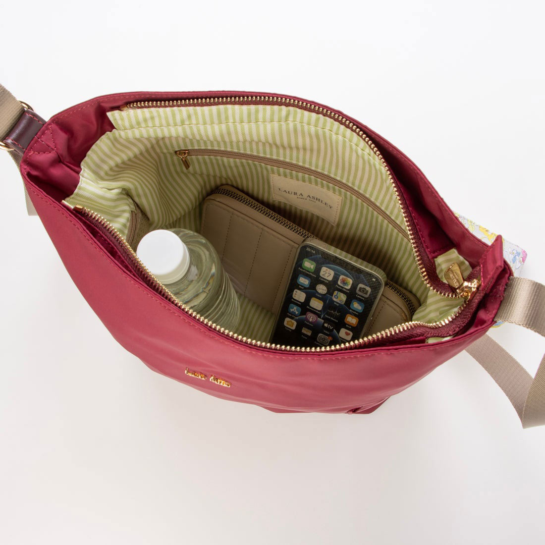 ローラ アシュレイ LAURA ASHLEY ナイロンショルダーバッグ 6.5L A5 (06.ボルドー) 06.ボルドー