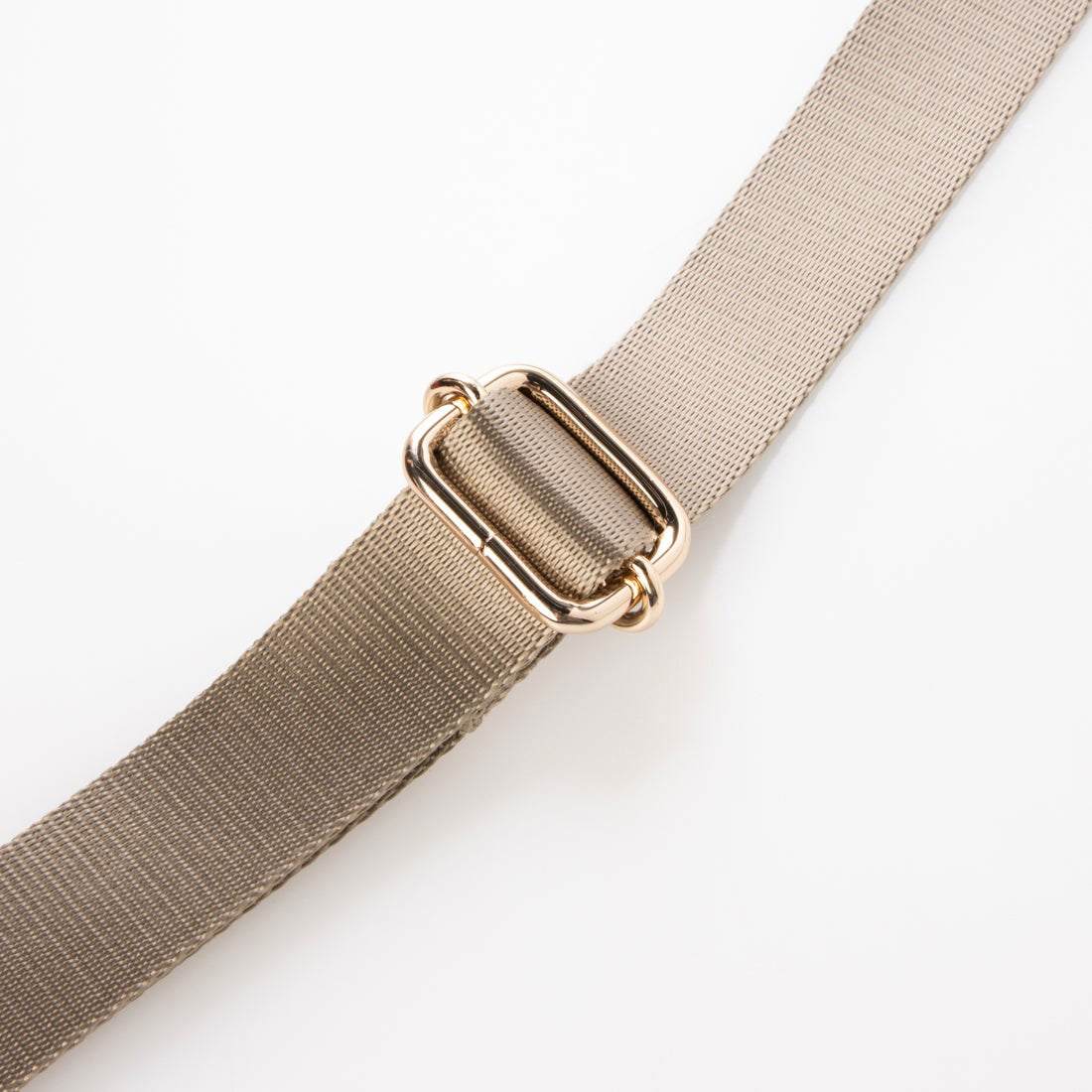 ローラ アシュレイ LAURA ASHLEY ナイロンショルダーバッグ 6.5L A5 (06.ボルドー) 06.ボルドー