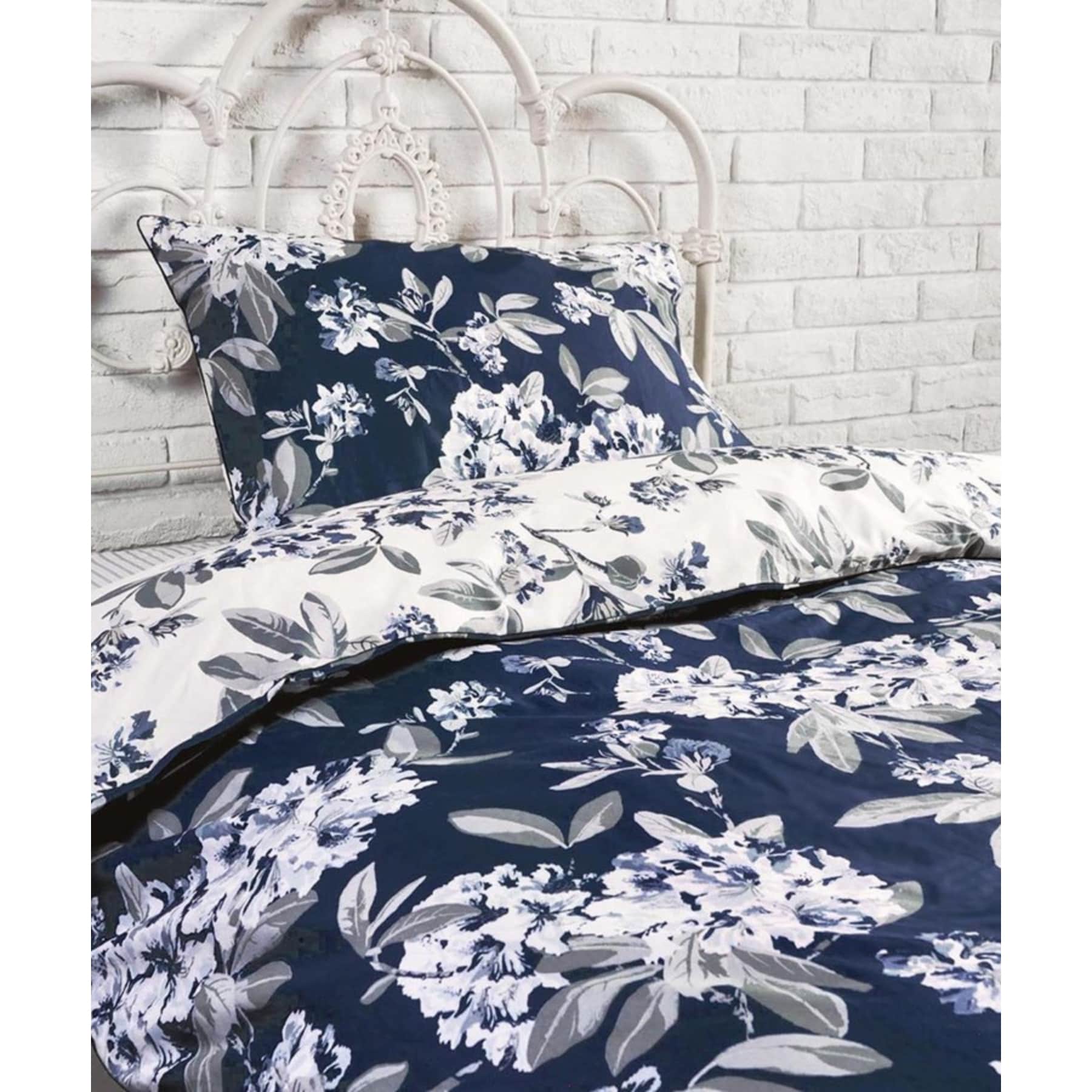 ローラ アシュレイ LAURA ASHLEY アデリーン柄 枕カバー (ネイビー(193)) ネイビー(193)