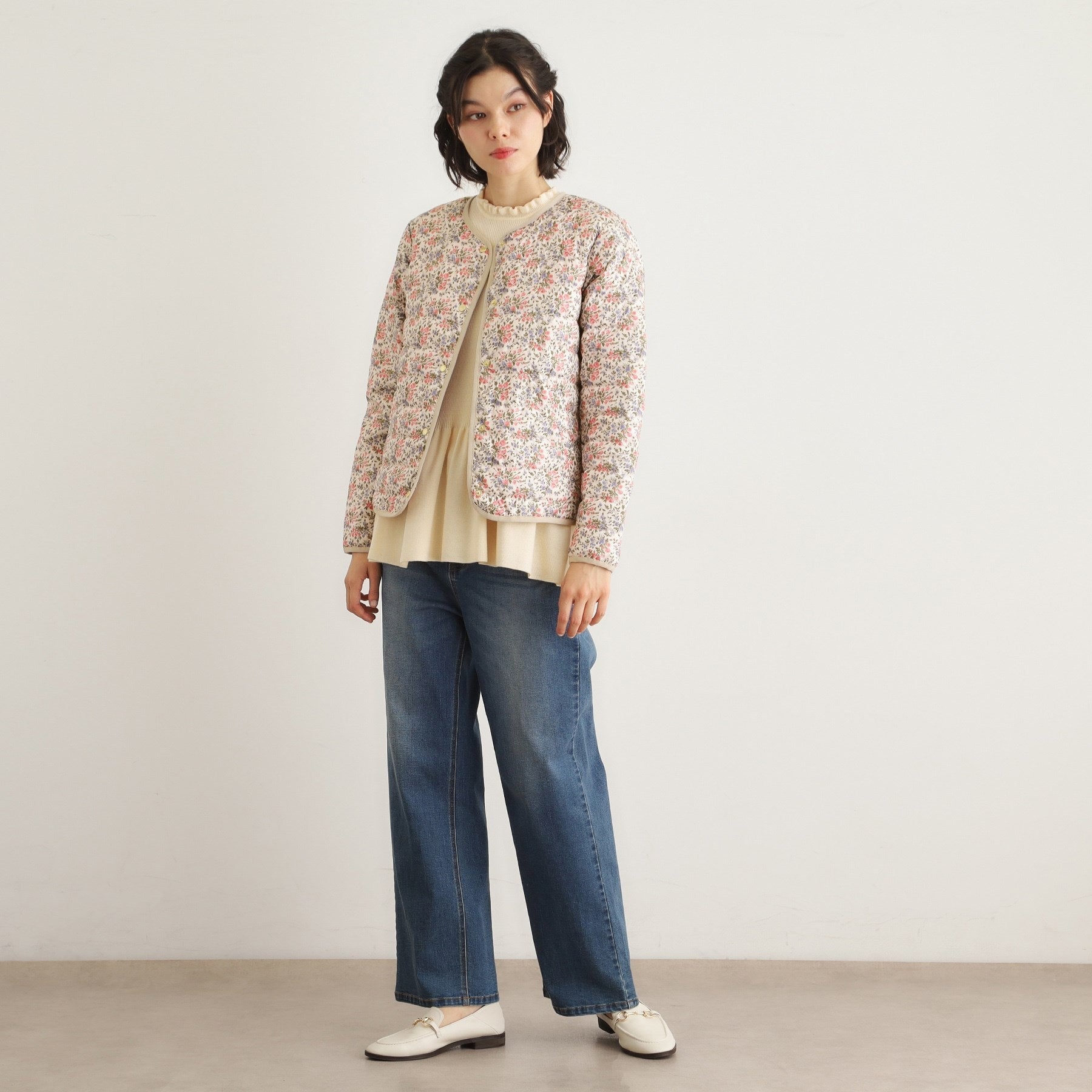 ローラ アシュレイ LAURA ASHLEY 【ダウン使用/ロゴ刻印ボタン】エラビー フローラル柄 ライトダウンコート (ブラック(119)) ブラック(119)