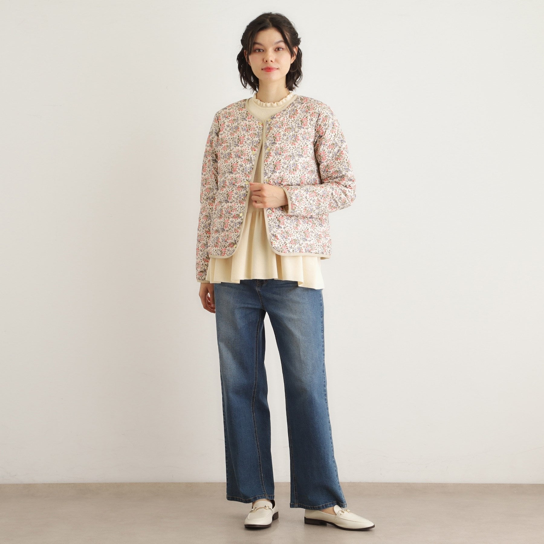 ローラ アシュレイ LAURA ASHLEY 【ダウン使用/ロゴ刻印ボタン】エラビー フローラル柄 ライトダウンコート (ブラック(119)) ブラック(119)