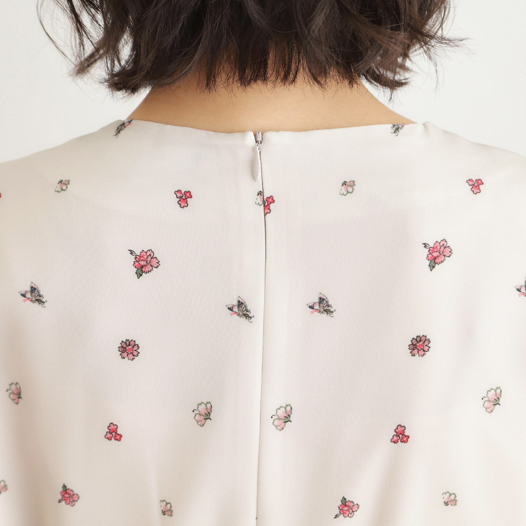 ローラ アシュレイ LAURA ASHLEY 【洗える/同柄アイテムあり】ライリー バタフライズ柄 ワンピース (ベージュ(152)) ベージュ(152)