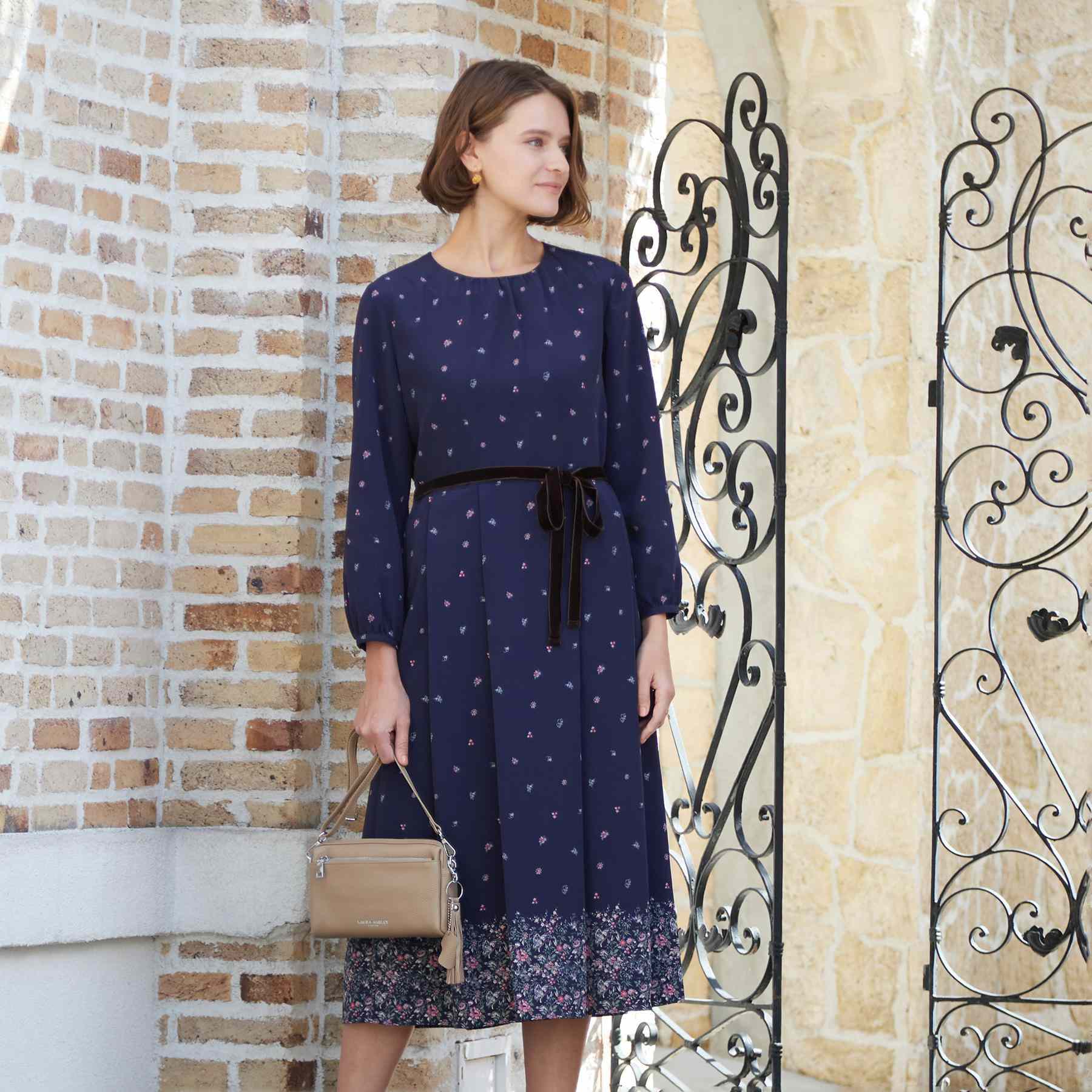 ローラ アシュレイ LAURA ASHLEY 【洗える/同柄アイテムあり】ライリー バタフライズ柄 ワンピース (ネイビー(194)) ネイビー(194)